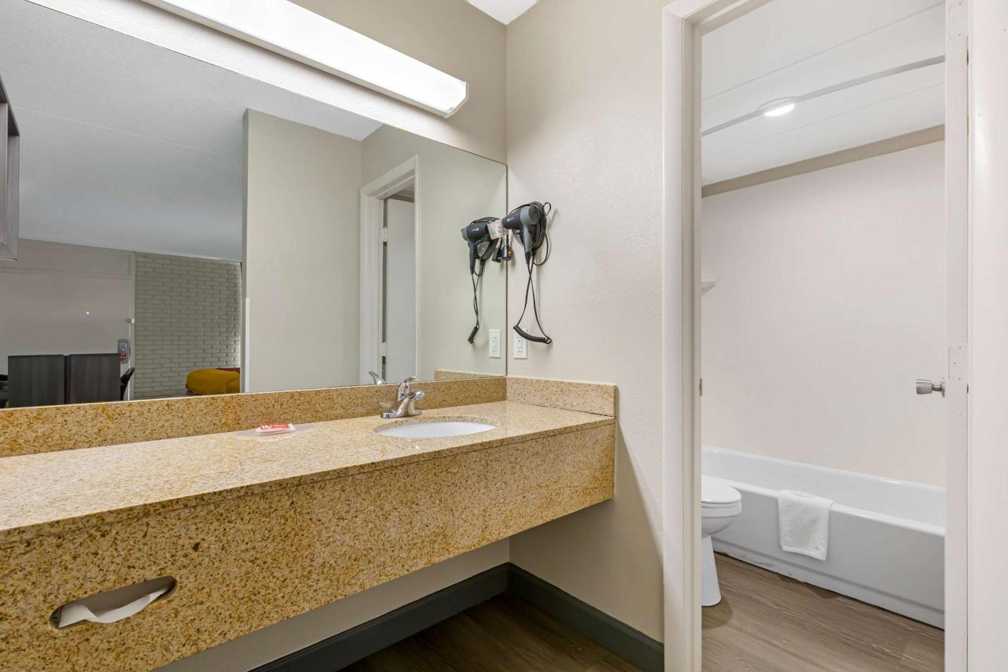 Econo Lodge Creedmoor Zewnętrze zdjęcie